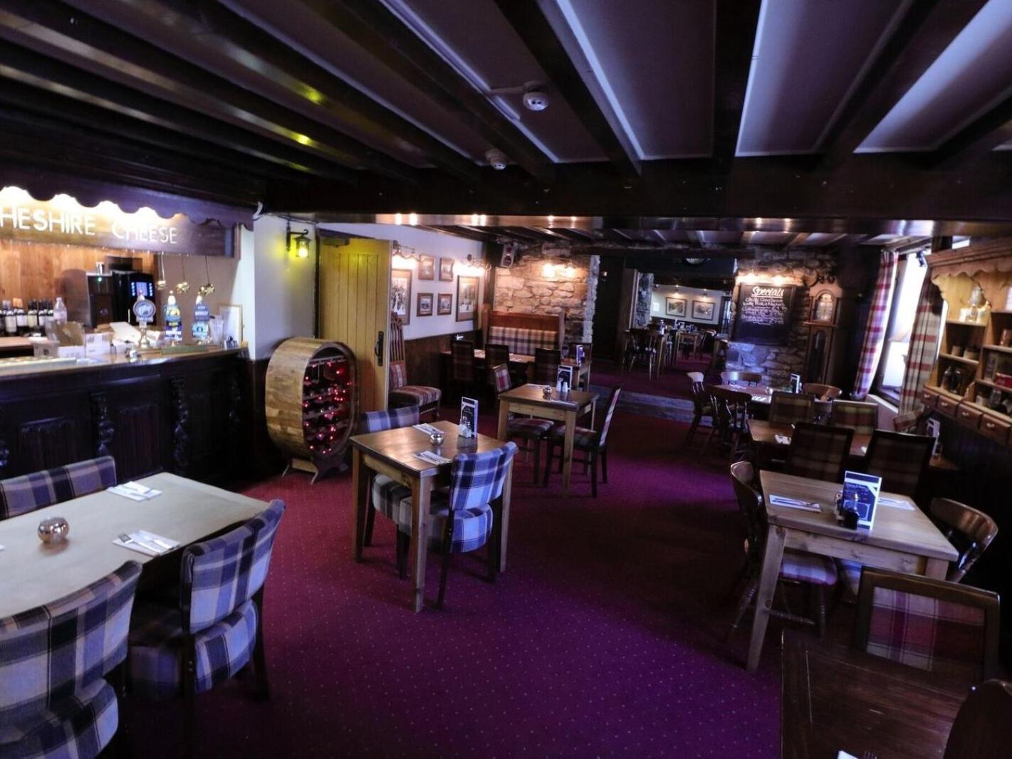 Ye Olde Cheshire Cheese Inn Castleton  Ngoại thất bức ảnh